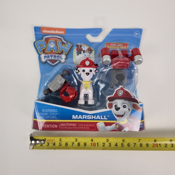 Paw Patrol Marshall Action Pack Figure Set with 2 Clip-On Uniforms, Spin Master - Picture 4 of 6